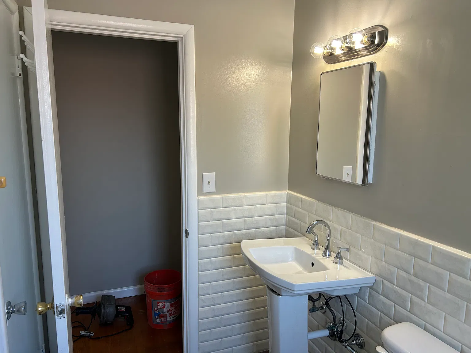 4 bed, 1.5 bath, 1700 sqft, $2,000 — Photo 4