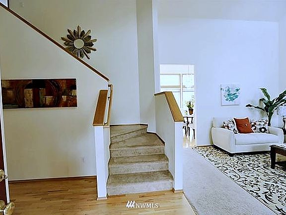4th image of 25828 SE 41st Pl