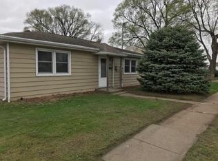 2204 Demorest Ave, Muscatine, IA 52761