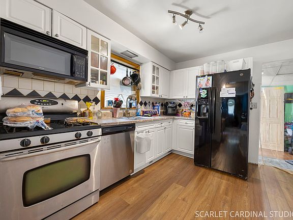 4th image of 38 N Summit Ave