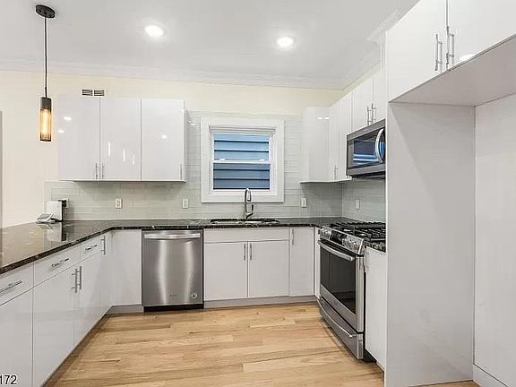 3rd image of 379 Ege Ave #1