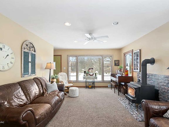 5th image of 2257 Walker Ave NW