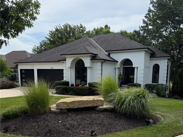 10561 Walmer St, Overland Park, KS 66212