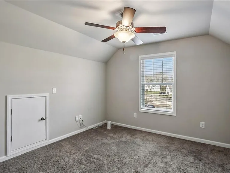 2099 Easterwood Ter — Photo 27
