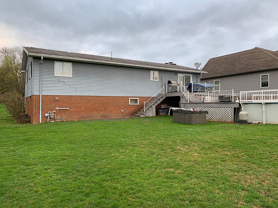 1st image of 105 Kelly Dr