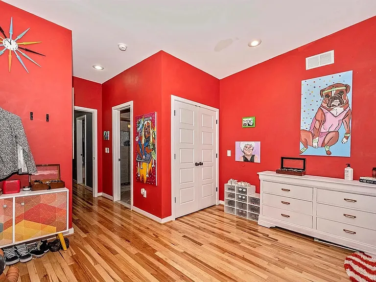 134 N Milton Ave — Photo 6
