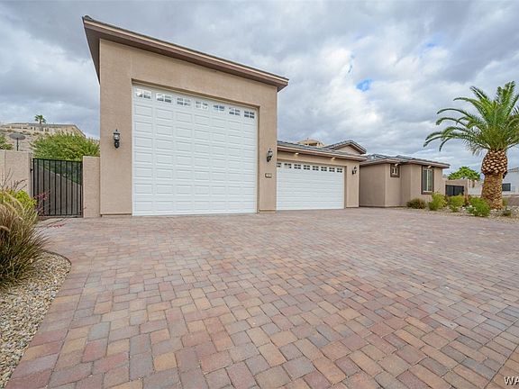 3rd image of 2905 Desert Trail Drive