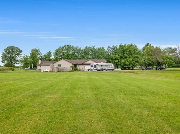 562 County Road 1000 E, Tolono, IL 61880