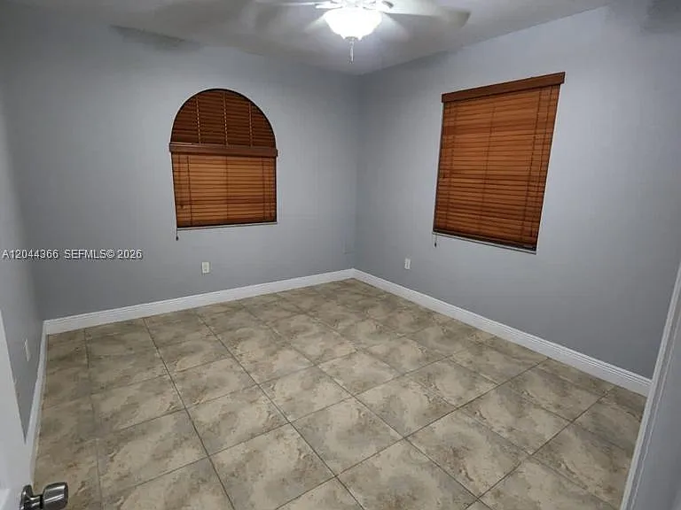 3187 SW 143rd Pl — Photo 2