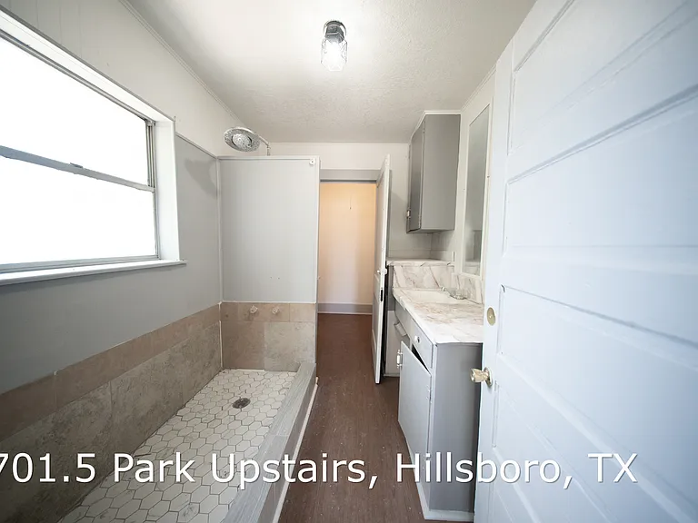 701.5 E Park Dr #A — Photo 15