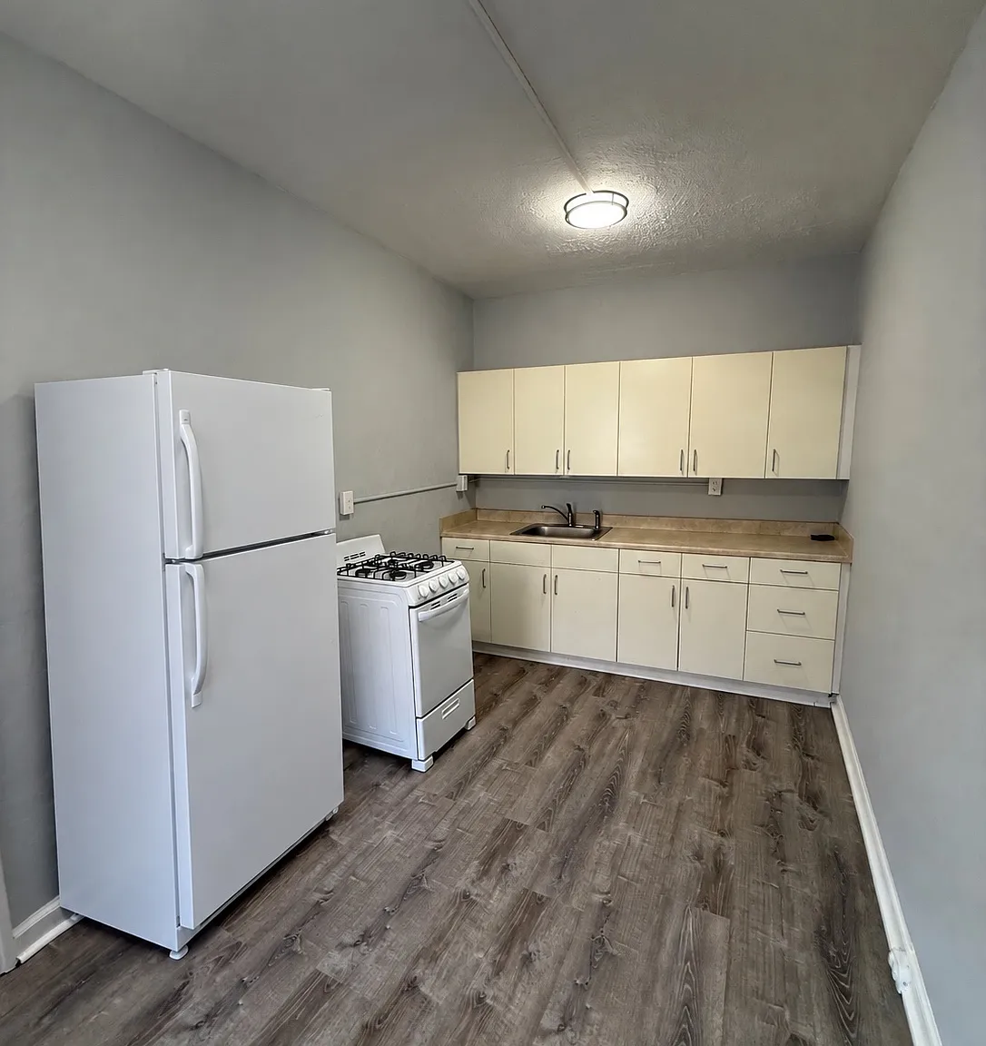 Studio, 450 sqft, $1,150 — Photo 2