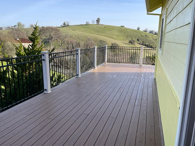 272 California Dr — Photo 3