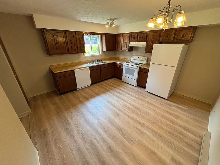 159 Tompkins Dr — Photo 5