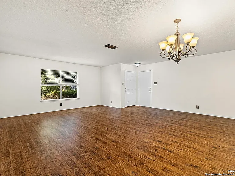 9806 Kelton Dr — Photo 9