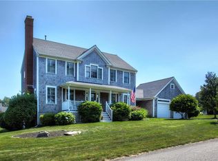 75 Prospect Ln, Portsmouth, RI 02871