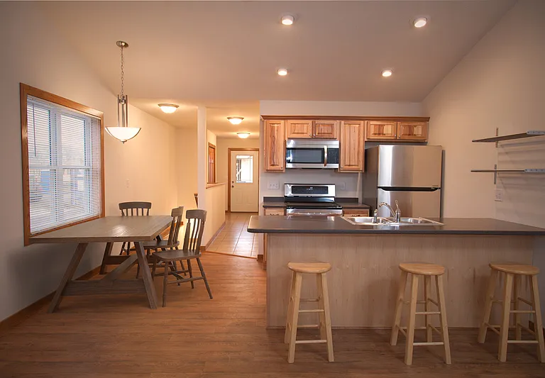 522 Lulu Ln — Photo 2