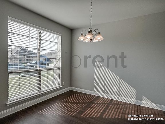 5th image of 1935 Louis Miller Dr