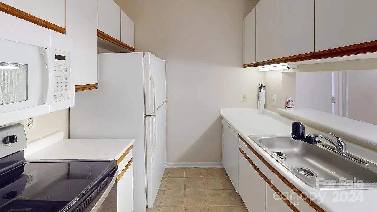 4 bed, 1250 sqft, $625 — Photo 3