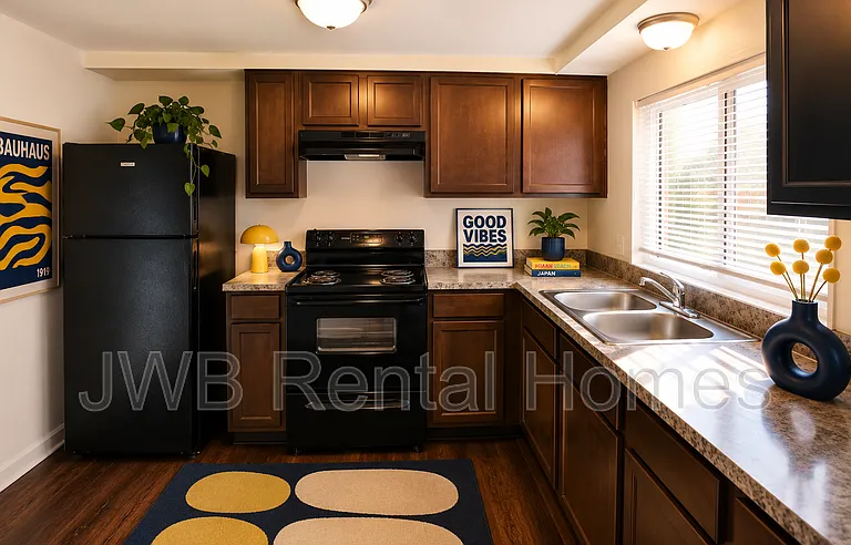 1703 Old Middleburg Rd N — Photo 3