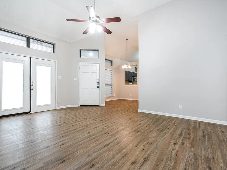 1307 Jasmine Dr — Photo 5
