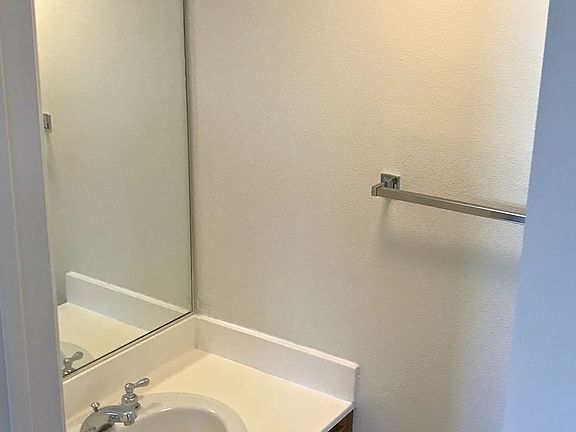 4th image of 3321 Mentone Ave