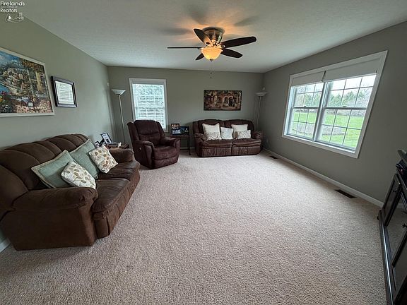 4th image of 613 Summerfield Pl