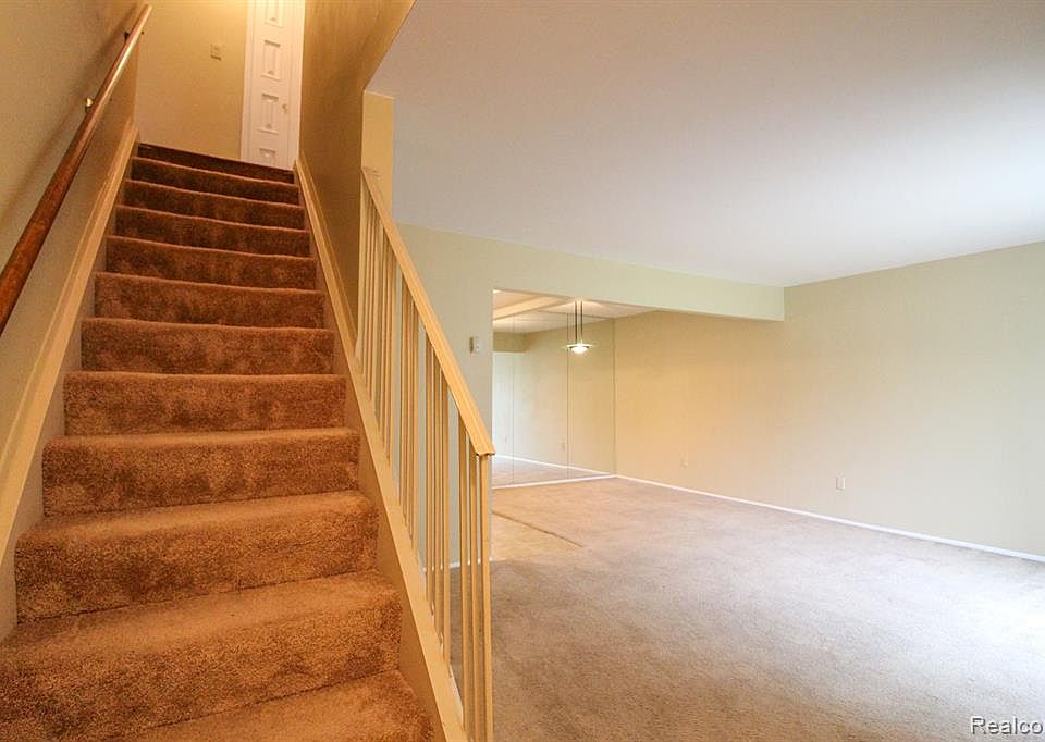 29852 City Center Dr Warren, MI Zillow Apartments for Rent in Warren