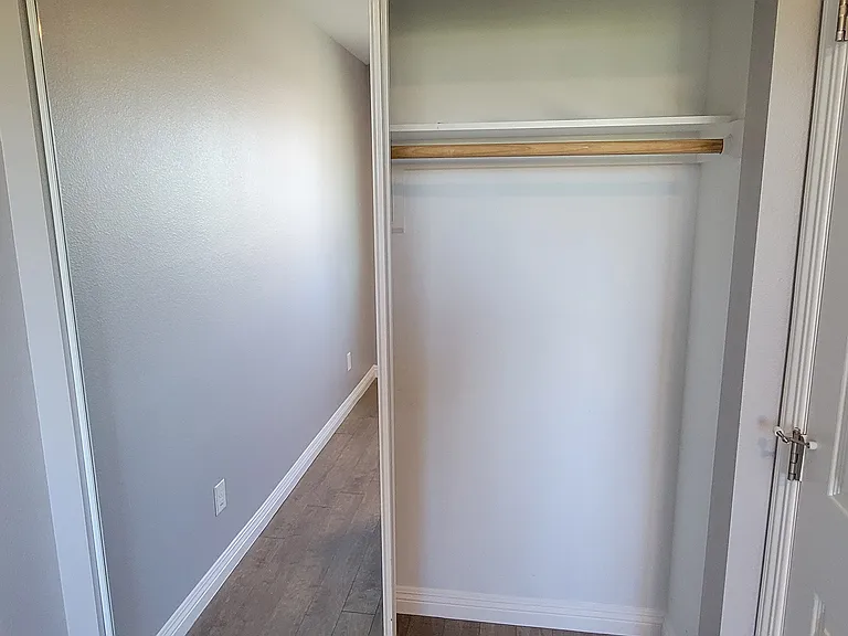 2611 E Oris St #1/2 — Photo 16