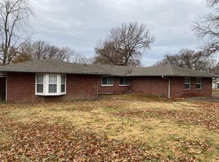 1505 Manor Dr, Bartlesville, OK 74006