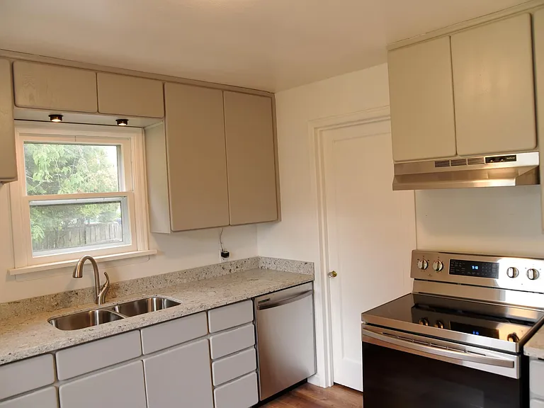 1507 S Prospect St — Photo 5