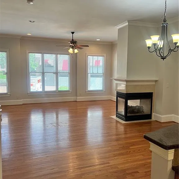 384 16th St NW #3 — Photo 7
