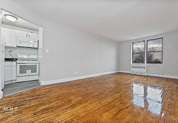 3rd image of 83-00 Brevoort St #4C