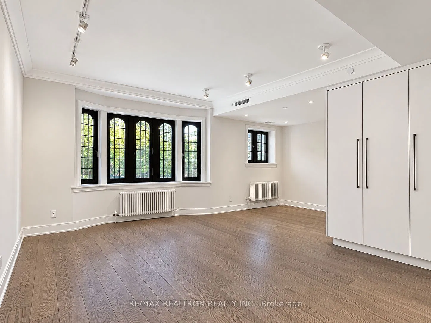 Studio, $2,295 — Photo 2
