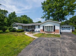 605 W State St, Buckner, IL 62819