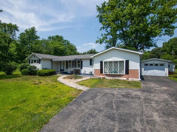 605 W State St, Buckner, IL 62819