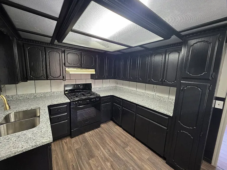 10311 Bellview Dr — Photo 4