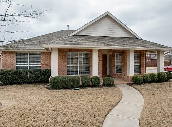 2nd image of 1530 Oakmont Dr