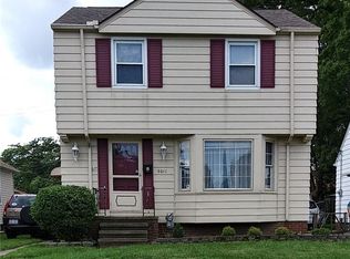 6011 Farnsworth Dr, Parma, OH 44129