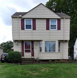 6011 Farnsworth Dr, Parma, OH, 44129