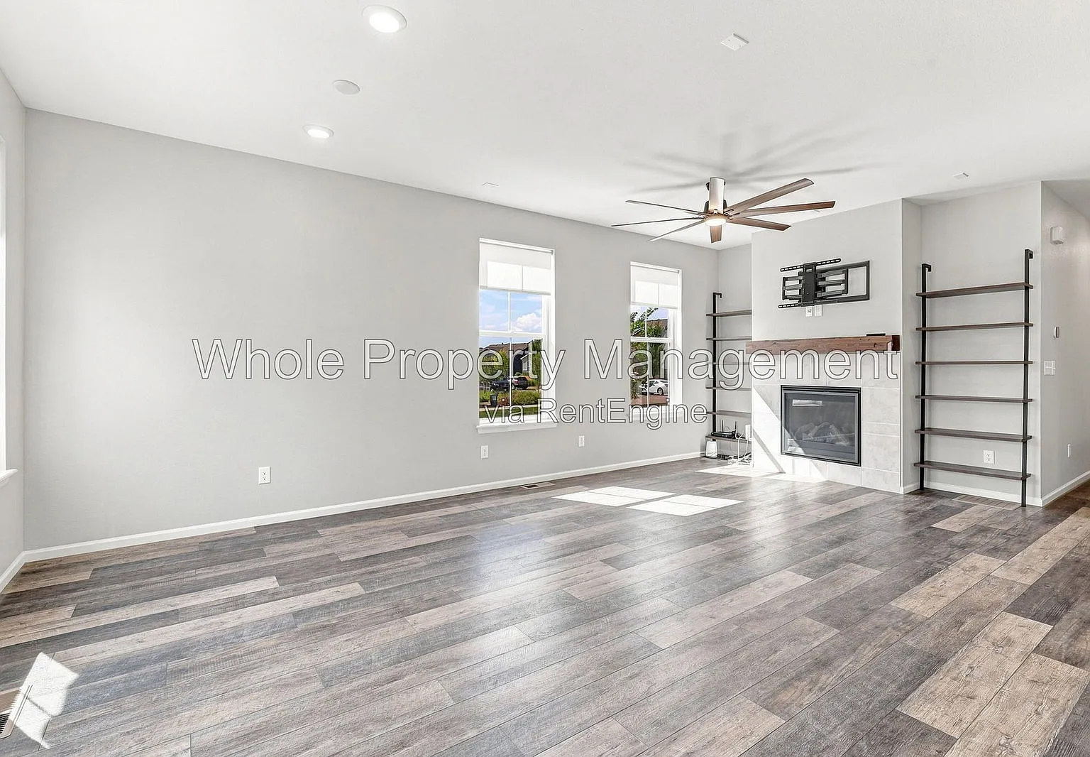 4 bed, 3.0 bath, 2400 sqft, $3,500 — Photo 3