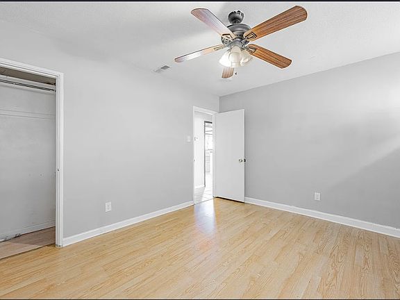5th image of 17319 Lorenz Ave
