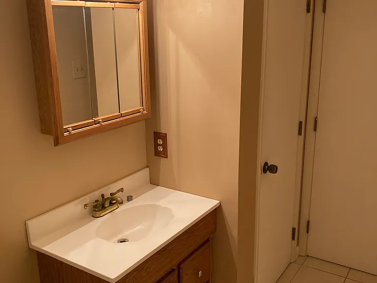 436 Queensway Rd — Photo 21