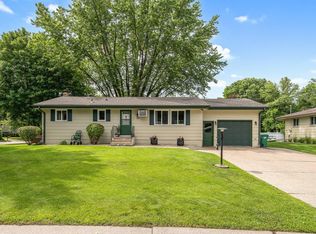 124 Willow Dr SW, Saint Michael, MN 55376