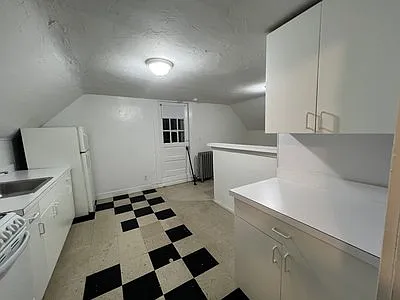 Studio, 600 sqft, $1,800 — Photo 2