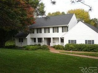 2400 W Old Yankton Rd, Sioux Falls, SD 57108