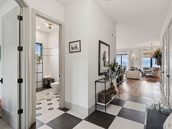 4th image of 1420 S Beaver Bench Rd #1306