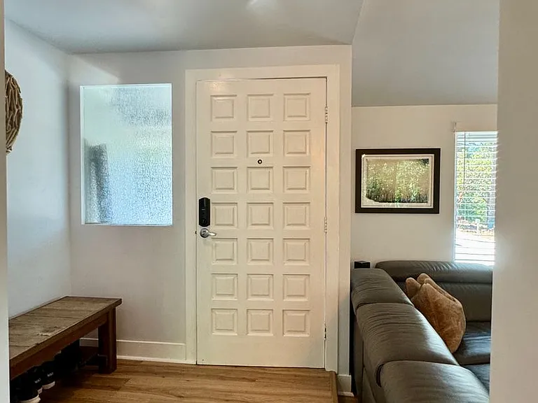 4425 Sierra Springs Dr — Photo 3