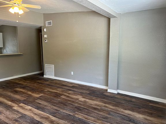4th image of 819 29th St E #A