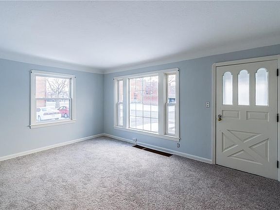 3rd image of 7404 Meadowbrook Ave