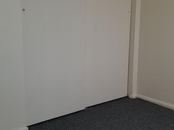 4th image of 684 Southwell Ln